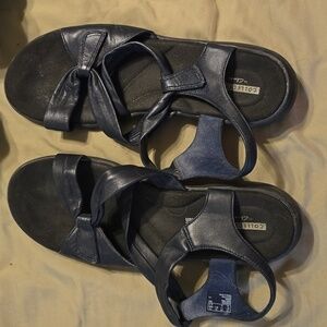Clarks size 11W blue leather sandals